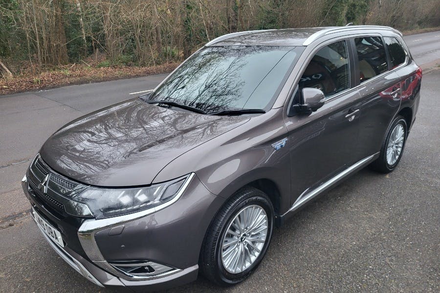  Mitsubishi Outlander PHEV 2.4h Twin Motor 13.8kwh 4h SUV 5dr Petrol Plug In Hybrid Cvt 4wd Euro 6 (s/s) (209 Ps) 2019