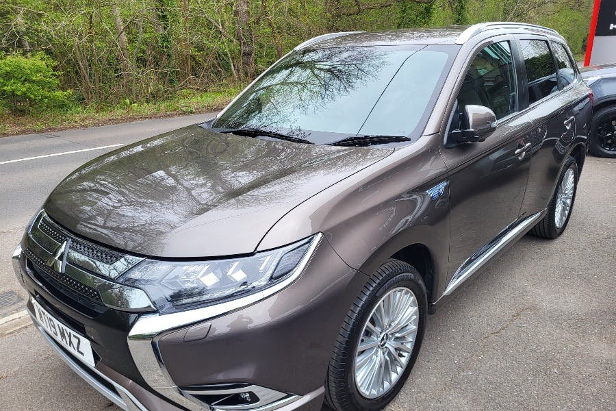  Mitsubishi Outlander PHEV 2.4h Twinmotor 13.8kwh 4h SUV 5dr Petrol Plug In Hybrid Cvt 4wd Euro 6 (s/s) (209 Ps) 2019
