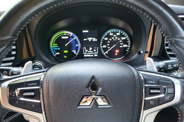  Mitsubishi Outlander PHEV 2.4h Twinmotor 13.8kwh Dynamic SUV 5dr Petrol Plug In Hybrid Cvt 4wd Euro 6 (s/s) (224 Ps) 2020