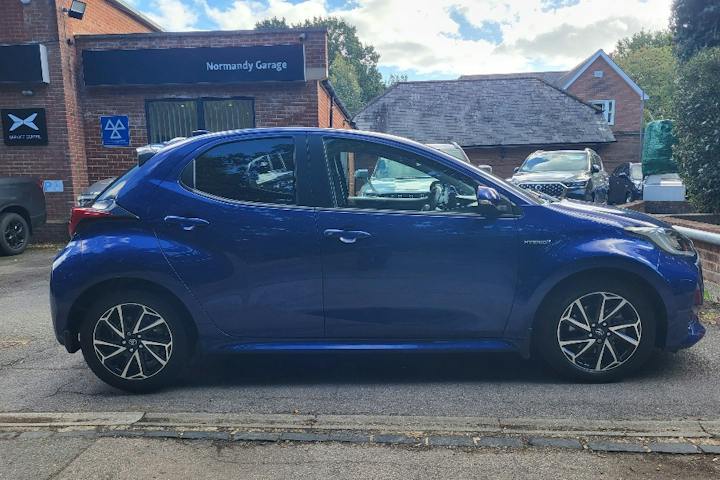  Toyota Yaris 1.5 VVT H Design Hatchback 5dr Petrol Hybrid E Cvt Euro 6 (s/s) (116 Ps) 2021