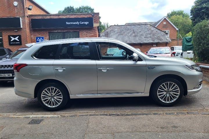  Mitsubishi Outlander PHEV 2.4h Twinmotor 13.8kwh 4h SUV 5dr Petrol Plug In Hybrid Cvt 4wd Euro 6 (s/s) (209 Ps) 2018