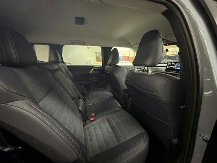  Mitsubishi Outlander PHEV 2.4 22.7kwh Nativa SUV 5dr Petrol Plug In Hybrid Cvt 4wd Euro 6 (s/s) (299 Ps) 2026