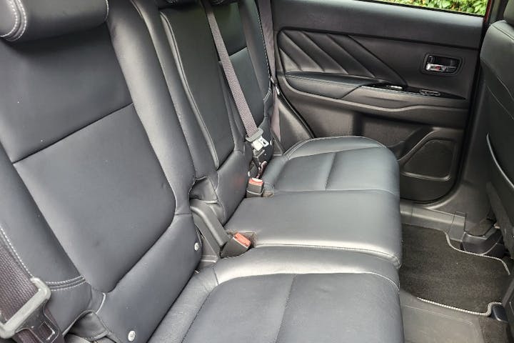  Mitsubishi Outlander PHEV 2.4h Twinmotor 13.8kwh 4h SUV 5dr Petrol Plug In Hybrid Cvt 4wd Euro 6 (s/s) (209 Ps) 2019