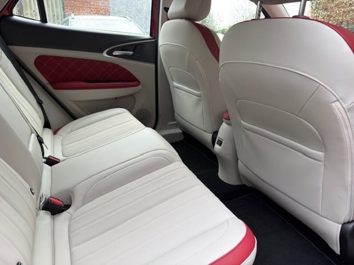  Gwm Ora 03 48kwh Pure Plus Hatchback 5dr Electric Auto (171 Ps) 2024