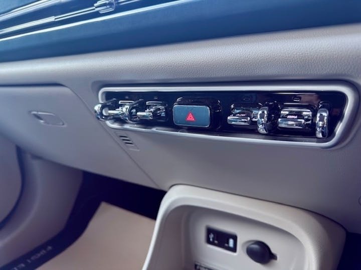  Gwm Funky Cat 48kwh First Edition Hatchback 5dr Electric Auto (171 Ps) 2023