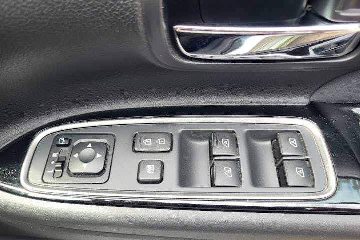  Mitsubishi Outlander PHEV 2.4h Twinmotor 13.8kwh 4h SUV 5dr Petrol Plug In Hybrid Cvt 4wd Euro 6 (s/s) (209 Ps) 2018