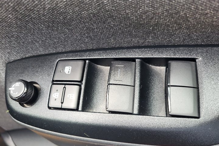  Toyota Yaris 1.5 VVT H Design Hatchback 5dr Petrol Hybrid E Cvt Euro 6 (s/s) (116 Ps) 2021