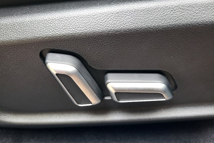  Gwm Poer300 2.4d Ultra Pickup Double Cab 4dr Diesel Auto 4wd Euro 6 (s/s) (183 Ps) 2025