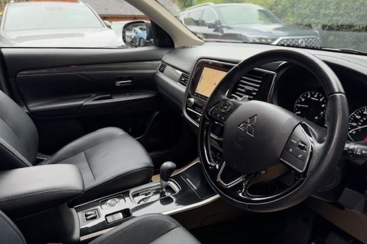 Mitsubishi Outlander 2.0 Mivec Exceed SUV 5dr Petrol Cvt 4wd Euro 6 (s/s) (150 Ps) 2019