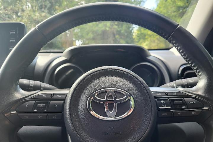  Toyota Yaris 1.5 VVT H Design Hatchback 5dr Petrol Hybrid E Cvt Euro 6 (s/s) (116 Ps) 2021