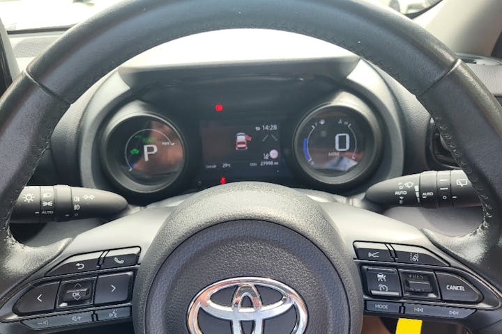  Toyota Yaris 1.5 VVT H Design Hatchback 5dr Petrol Hybrid E Cvt Euro 6 (s/s) (116 Ps) 2021