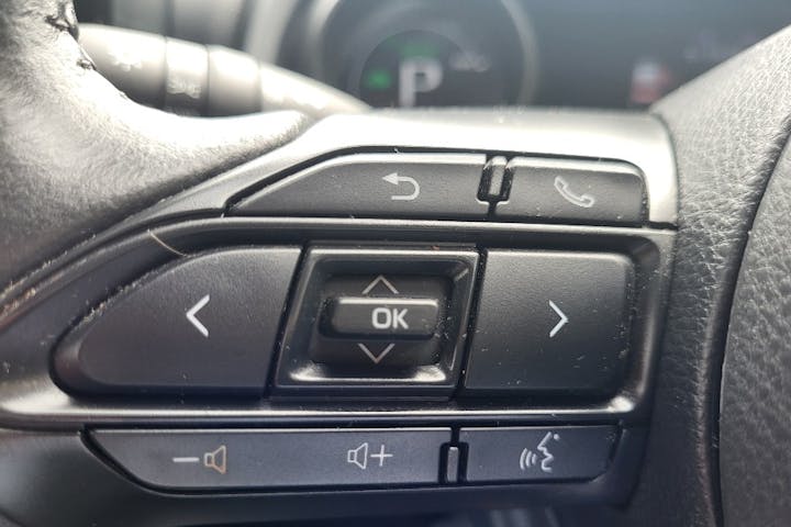 Toyota Yaris 1.5 VVT H Design Hatchback 5dr Petrol Hybrid E Cvt Euro 6 (s/s) (116 Ps) 2021