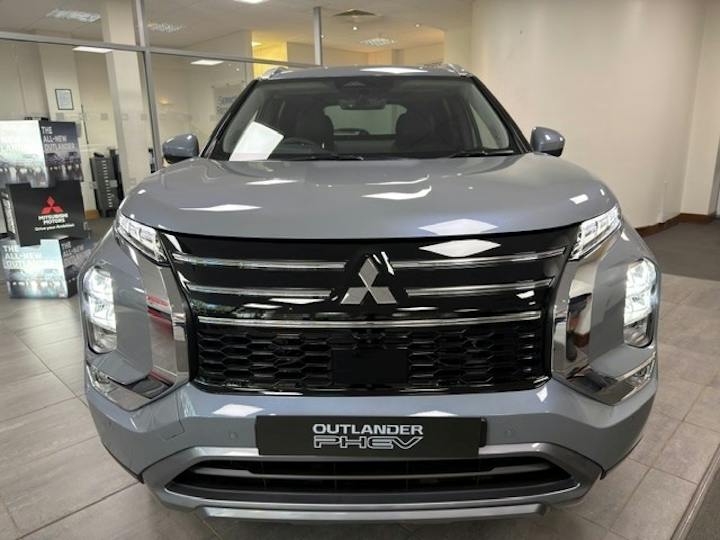  Mitsubishi Outlander PHEV 2.4 22.7kwh Nativa SUV 5dr Petrol Plug In Hybrid Cvt 4wd Euro 6 (s/s) (299 Ps) 2026