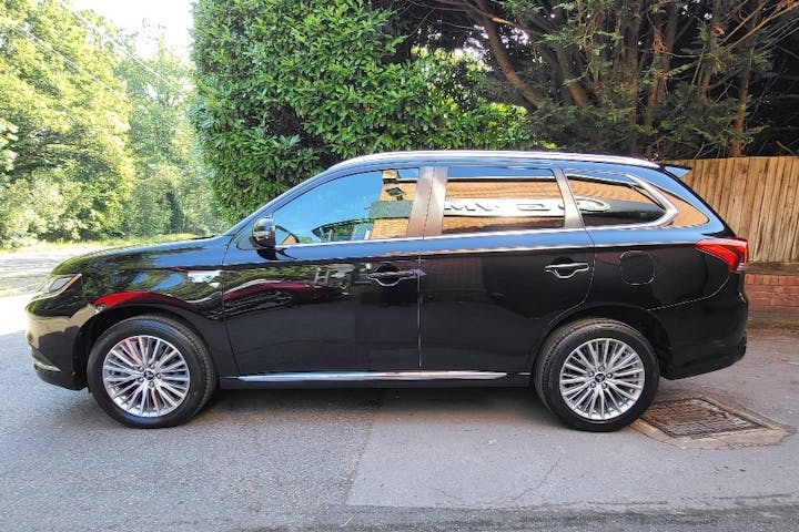  Mitsubishi Outlander PHEV 2.4h Twinmotor 13.8kwh Dynamic SUV 5dr Petrol Plug In Hybrid Cvt 4wd Euro 6 (s/s) (224 Ps) 2020