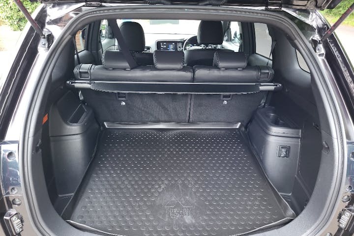  Mitsubishi Outlander PHEV 2.4h Twinmotor 13.8kwh Dynamic SUV 5dr Petrol Plug In Hybrid Cvt 4wd Euro 6 (s/s) (224 Ps) 2020