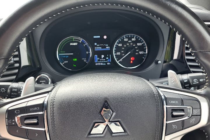  Mitsubishi Outlander PHEV 2.4h Twinmotor 13.8kwh Exceed SUV 5dr Petrol Plug In Hybrid Cvt 4wd Euro 6 (s/s) (224 Ps) 2019