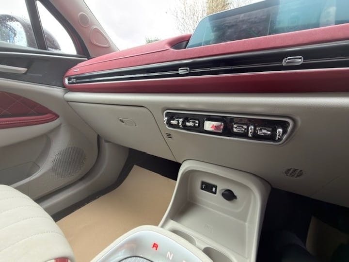  Gwm Ora 03 48kwh Pure Plus Hatchback 5dr Electric Auto (171 Ps) 2024