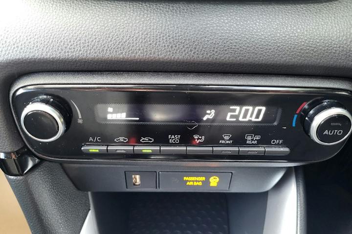  Toyota Yaris 1.5 VVT H Design Hatchback 5dr Petrol Hybrid E Cvt Euro 6 (s/s) (116 Ps) 2021