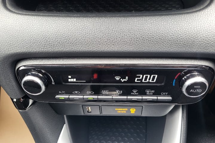  Toyota Yaris 1.5 VVT H Design Hatchback 5dr Petrol Hybrid E Cvt Euro 6 (s/s) (116 Ps) 2021