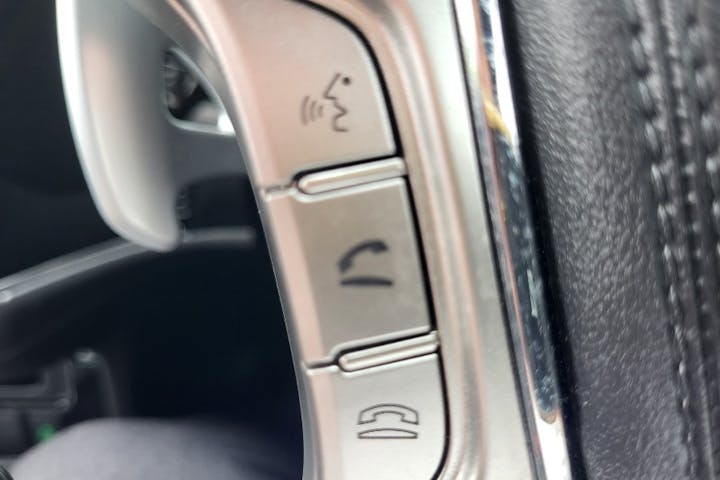  Mitsubishi Outlander PHEV 2.4h Twinmotor 13.8kwh Exceed SUV 5dr Petrol Plug In Hybrid Cvt 4wd Euro 6 (s/s) (224 Ps) 2019