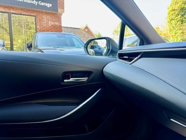  Toyota Corolla Hatchback 1.8 VVT H Icon Hatchback 5dr Petrol Hybrid Cvt Euro 6 (s/s) (122 Ps) 2020