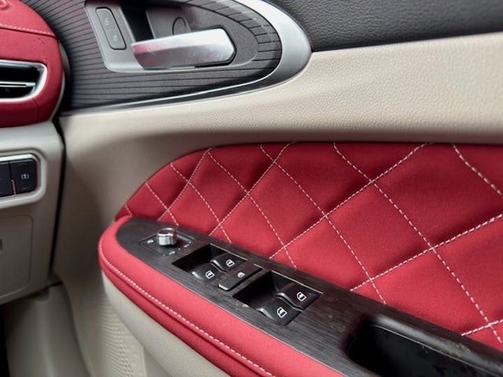  Gwm Ora 03 48kwh Pure Plus Hatchback 5dr Electric Auto (171 Ps) 2024