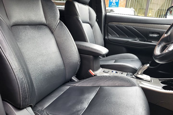  Mitsubishi Outlander PHEV 2.4h Twinmotor 13.8kwh 4h SUV 5dr Petrol Plug In Hybrid Cvt 4wd Euro 6 (s/s) (209 Ps) 2019