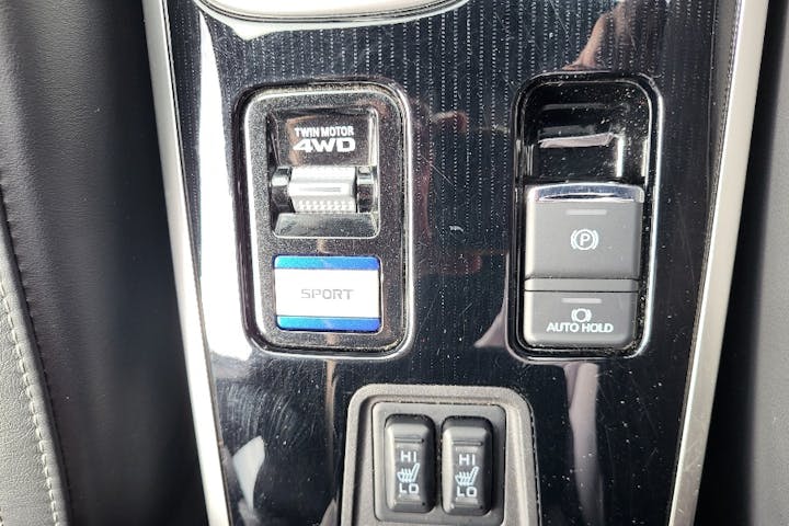  Mitsubishi Outlander PHEV 2.4h Twinmotor 13.8kwh Exceed SUV 5dr Petrol Plug In Hybrid Cvt 4wd Euro 6 (s/s) (224 Ps) 2019