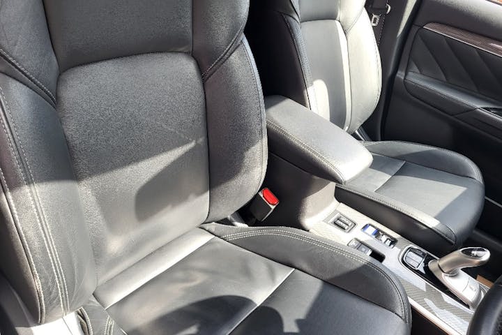  Mitsubishi Outlander PHEV 2.4h Twinmotor 13.8kwh 4h SUV 5dr Petrol Plug In Hybrid Cvt 4wd Euro 6 (s/s) (209 Ps) 2018