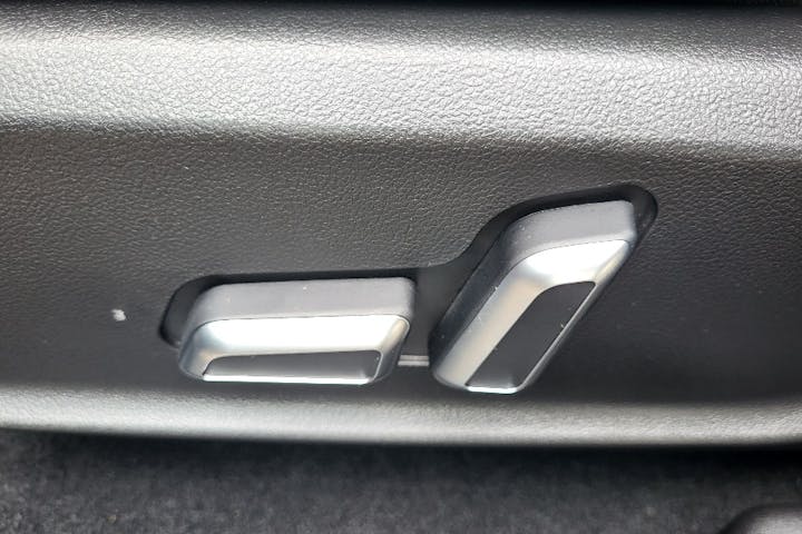  Gwm Ora 03 48kwh Pure Plus Hatchback 5dr Electric Auto (171 Ps) 2024