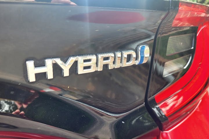  Toyota Yaris 1.5 VVT H Design Hatchback 5dr Petrol Hybrid E Cvt Euro 6 (s/s) (116 Ps) 2021