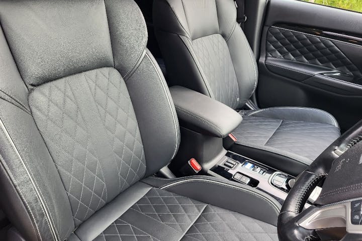  Mitsubishi Outlander PHEV 2.4h Twinmotor 13.8kwh Exceed SUV 5dr Petrol Plug In Hybrid Cvt 4wd Euro 6 (s/s) (224 Ps) 2019