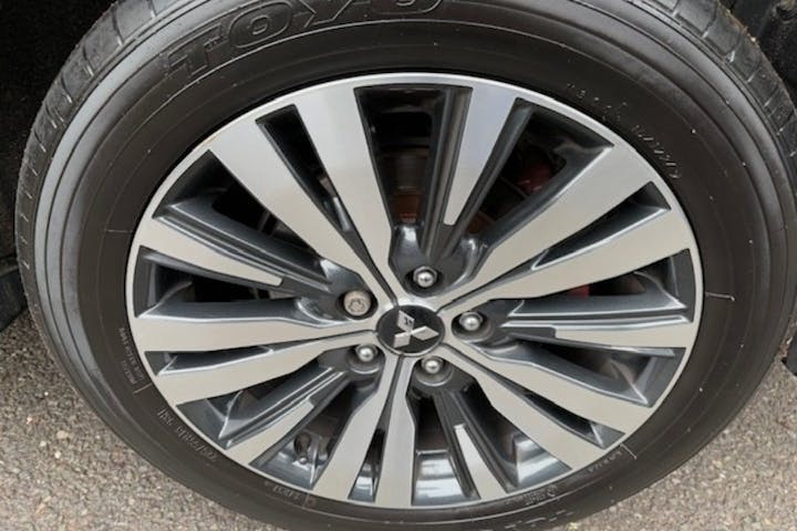  Mitsubishi Outlander 2.0 Mivec Exceed SUV 5dr Petrol Cvt 4wd Euro 6 (s/s) (150 Ps) 2019
