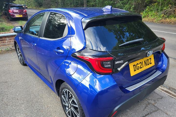  Toyota Yaris 1.5 VVT H Design Hatchback 5dr Petrol Hybrid E Cvt Euro 6 (s/s) (116 Ps) 2021