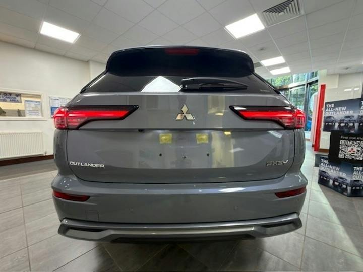  Mitsubishi Outlander PHEV 2.4 22.7kwh Nativa SUV 5dr Petrol Plug In Hybrid Cvt 4wd Euro 6 (s/s) (299 Ps) 2026