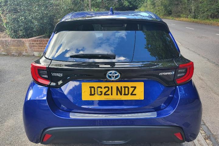  Toyota Yaris 1.5 VVT H Design Hatchback 5dr Petrol Hybrid E Cvt Euro 6 (s/s) (116 Ps) 2021