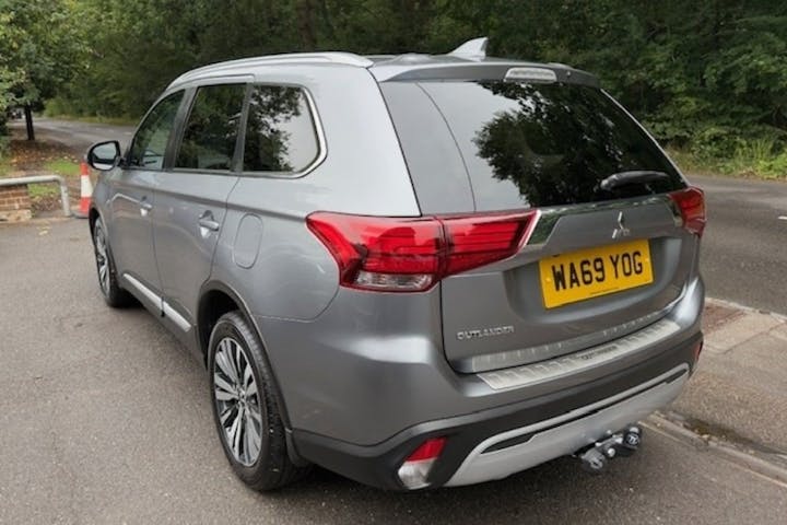  Mitsubishi Outlander 2.0 Mivec Exceed SUV 5dr Petrol Cvt 4wd Euro 6 (s/s) (150 Ps) 2019